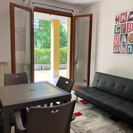 Il Faro Con Giardino In Con Piscina Apartment *